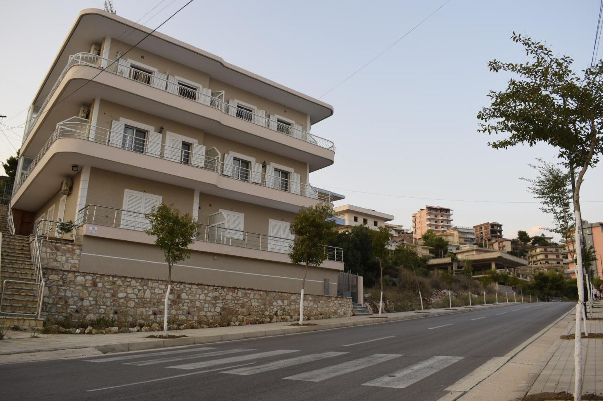 Isabela Apartments Sarande Ngoại thất bức ảnh